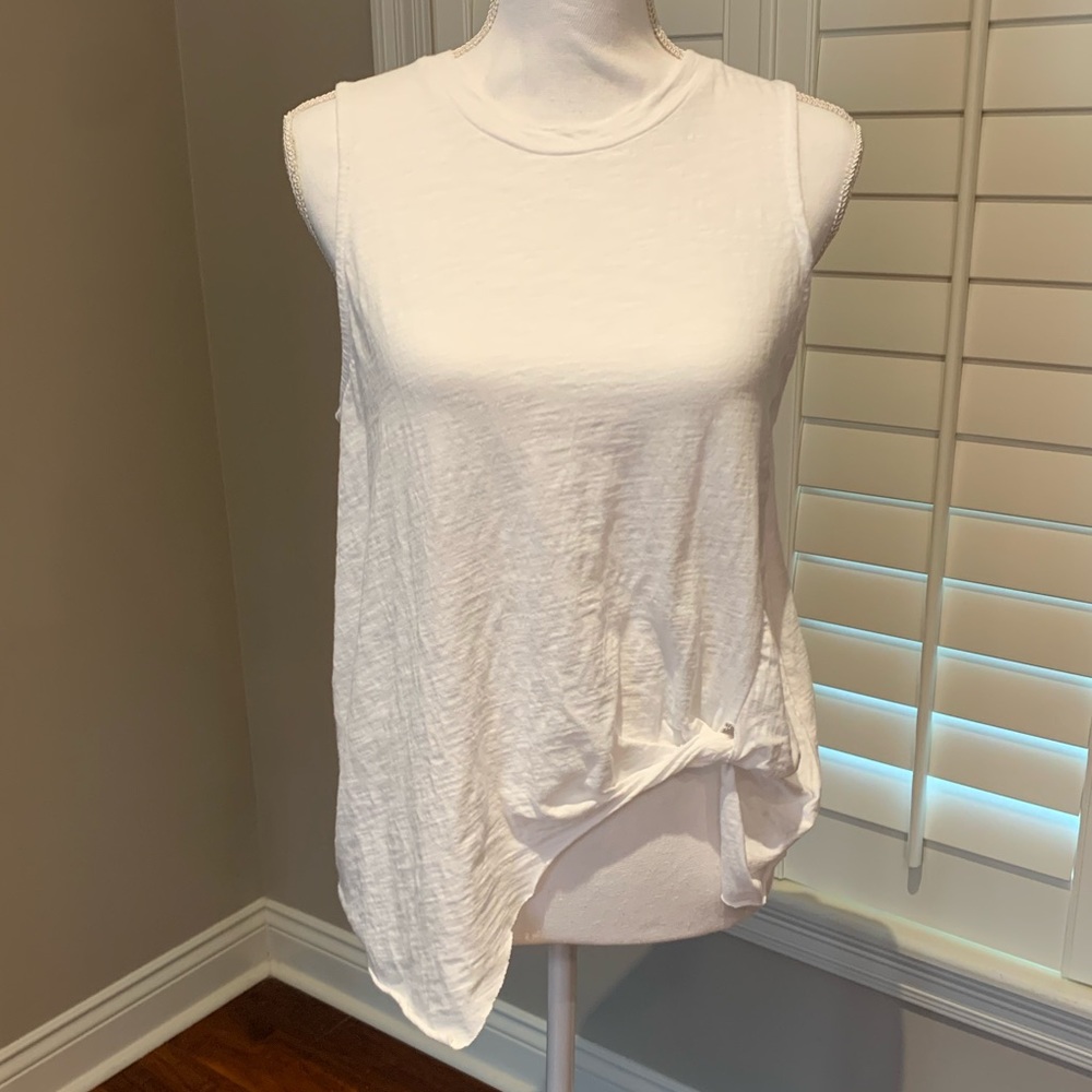 Mustard Seed white sleeveless casual top